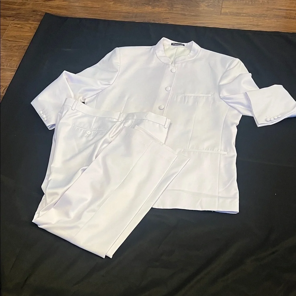 Men’s White Elegante Gentiluomo Italiana Collezione Suit Sz 43R.